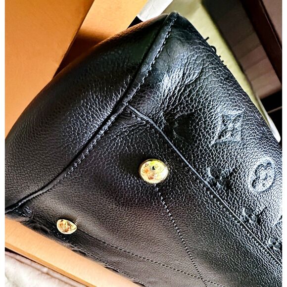EXTREMELY RARE Louis Vuitton Montaigne GM Empriente Noir - Picture 7 of 16